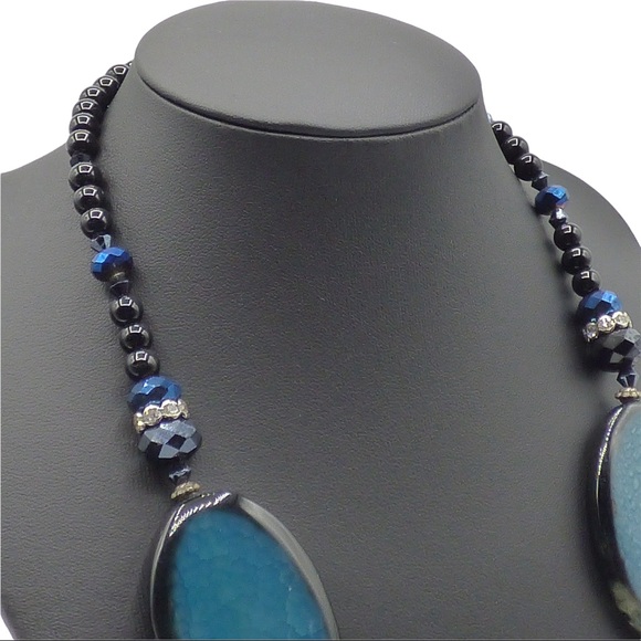Blue Agate Beaded Necklace - Picture 2 of 3